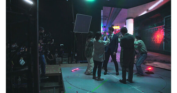 グループ会社(株)AOI Pro.とTREE Digital Studio、ヒビノがLEDバーチャルプロダクション技術を用いてVaundyの新曲「泣き地蔵」のMVを制作